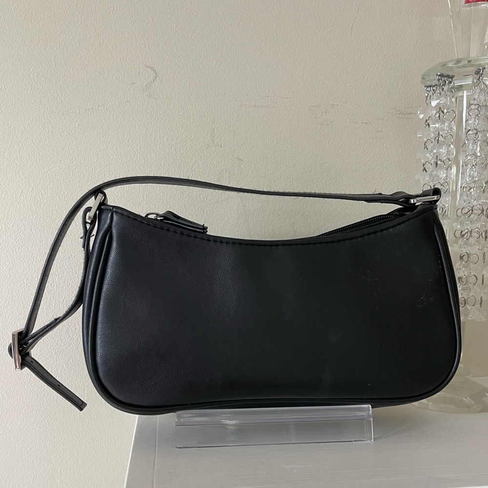 MONKL Elegant Black Women's Small Shoulder Bag EUC - Picture 2 of 7
